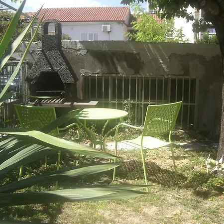 Sweet Green With Garden